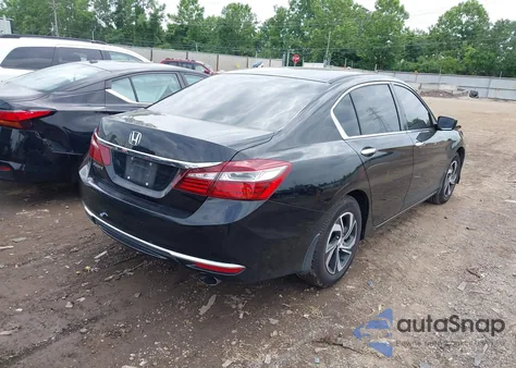 2017 Honda Accord Lx z USA, uszkodzony, nr VIN 1HGCR2F33HA074892